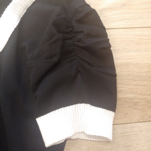 Black & white knit top with ruched sleeves // M - Picture 4 of 5